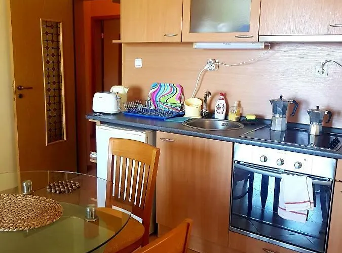 Zora Созополь